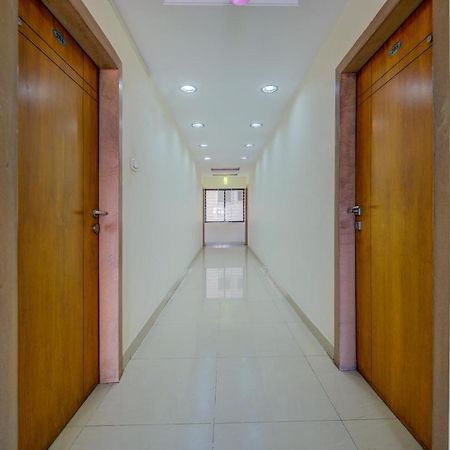 Oyo 18431 Hotel Celestee Grand ไฮเดอราบัด ภายนอก รูปภาพ