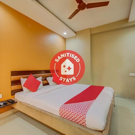Oyo 18431 Hotel Celestee Grand ไฮเดอราบัด ภายนอก รูปภาพ