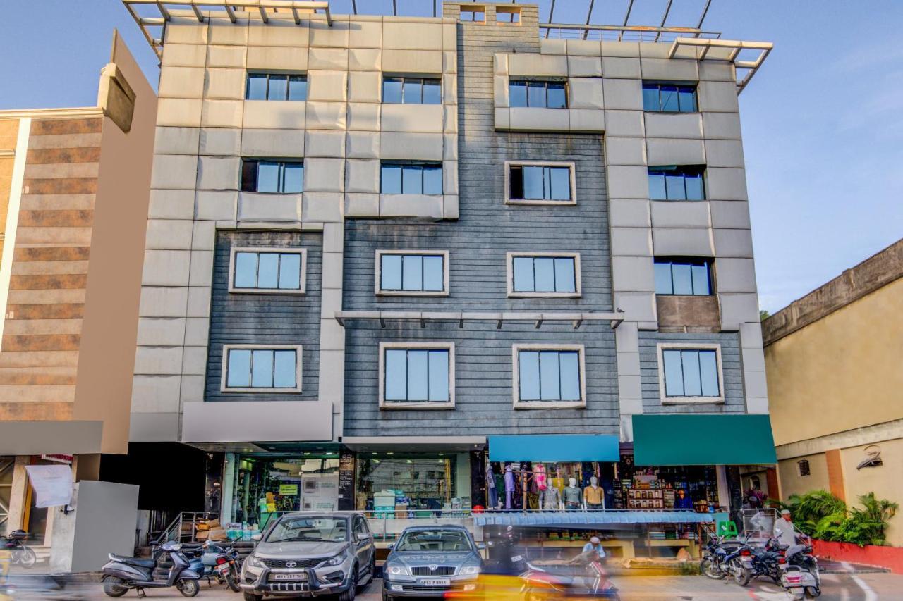 Oyo 18431 Hotel Celestee Grand ไฮเดอราบัด ภายนอก รูปภาพ