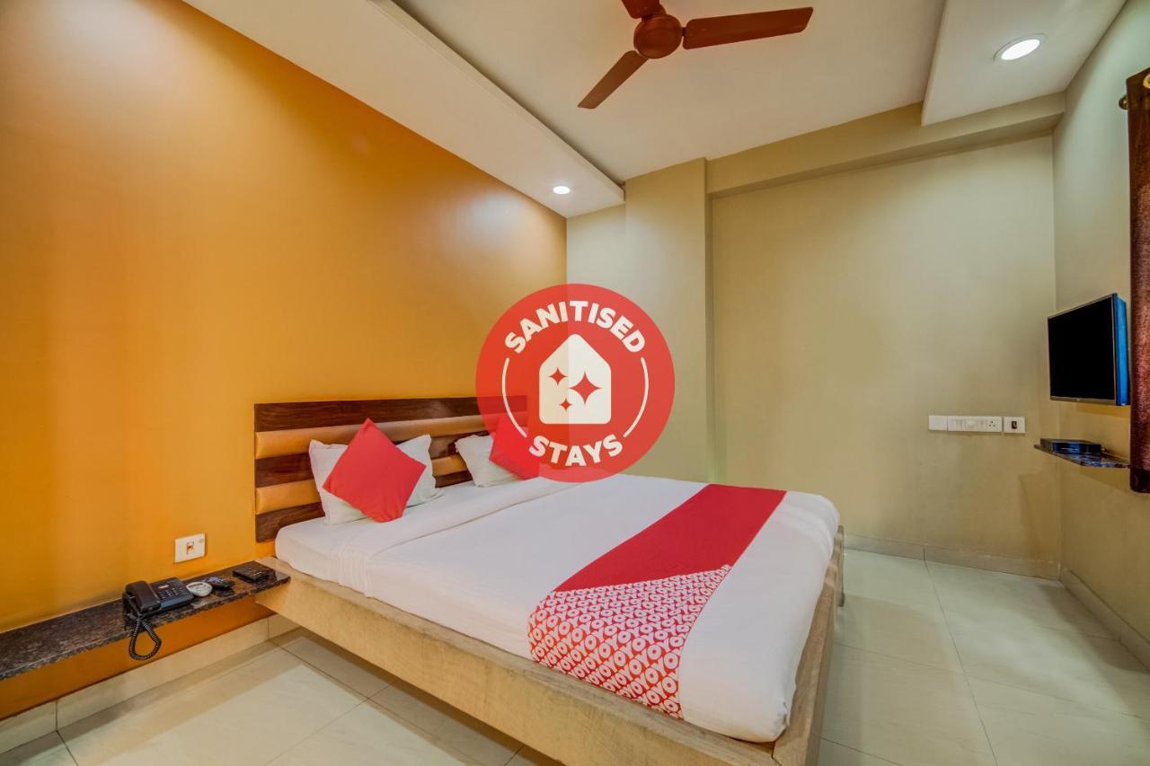 Oyo 18431 Hotel Celestee Grand ไฮเดอราบัด ภายนอก รูปภาพ