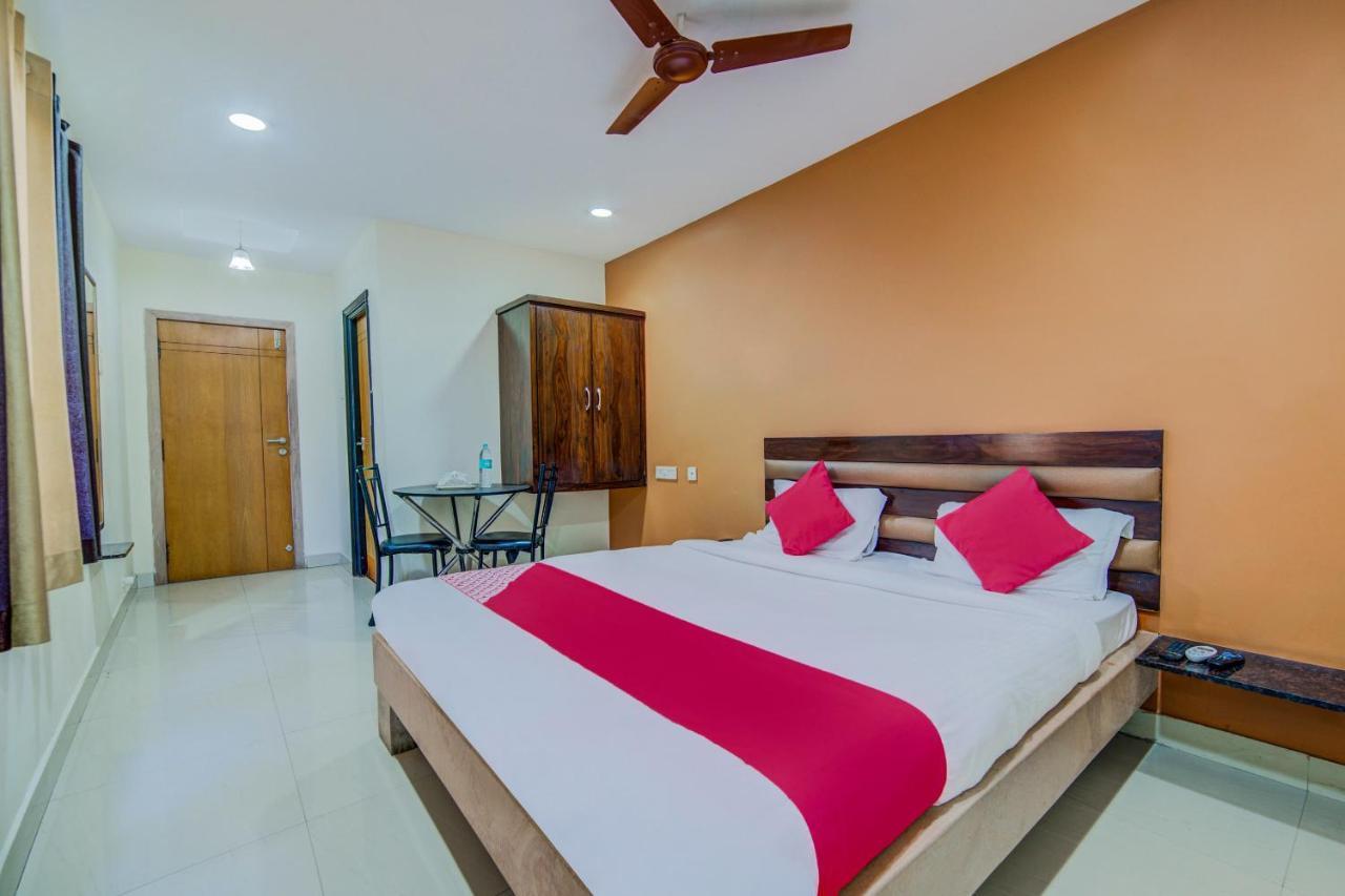 Oyo 18431 Hotel Celestee Grand ไฮเดอราบัด ภายนอก รูปภาพ