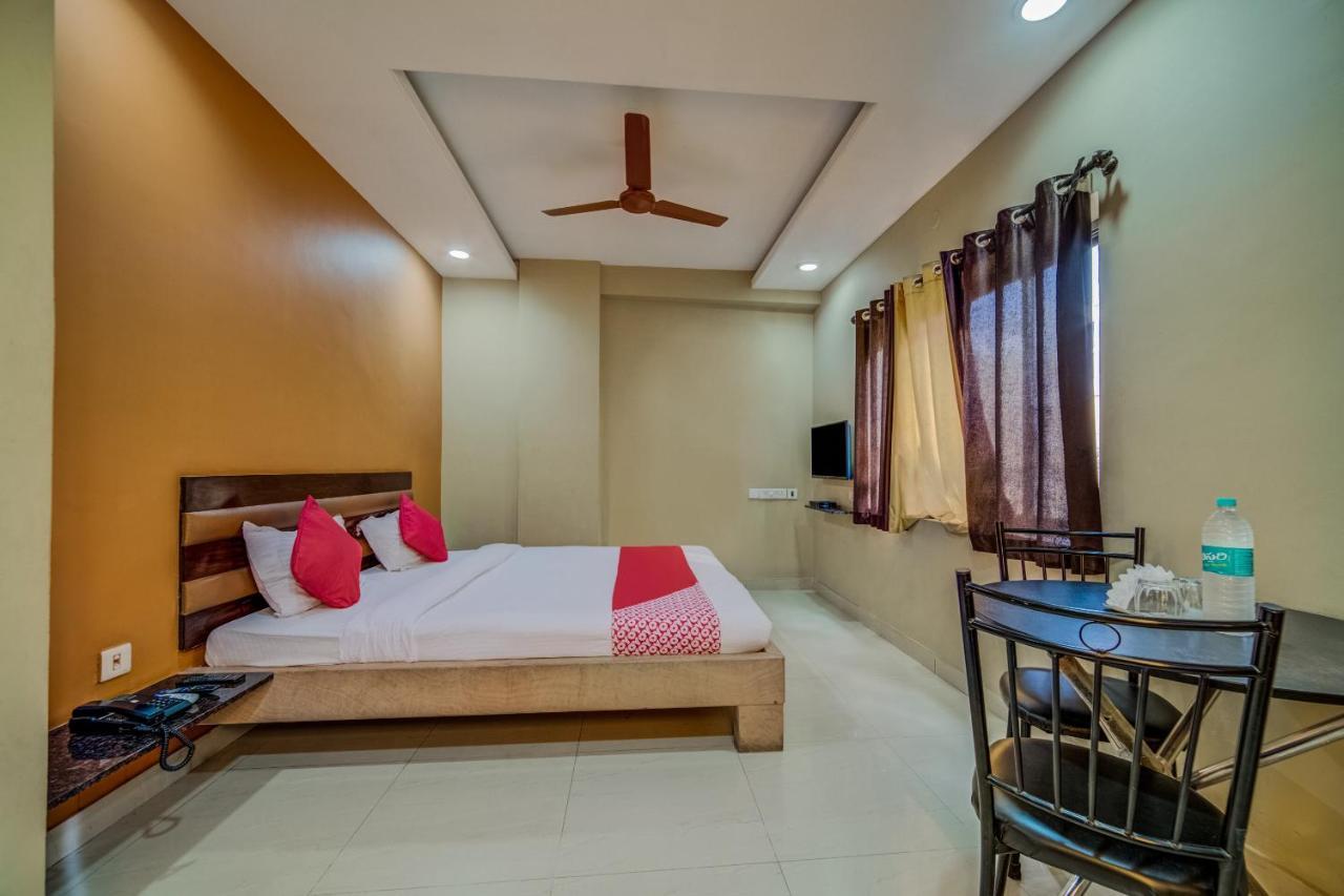 Oyo 18431 Hotel Celestee Grand ไฮเดอราบัด ภายนอก รูปภาพ