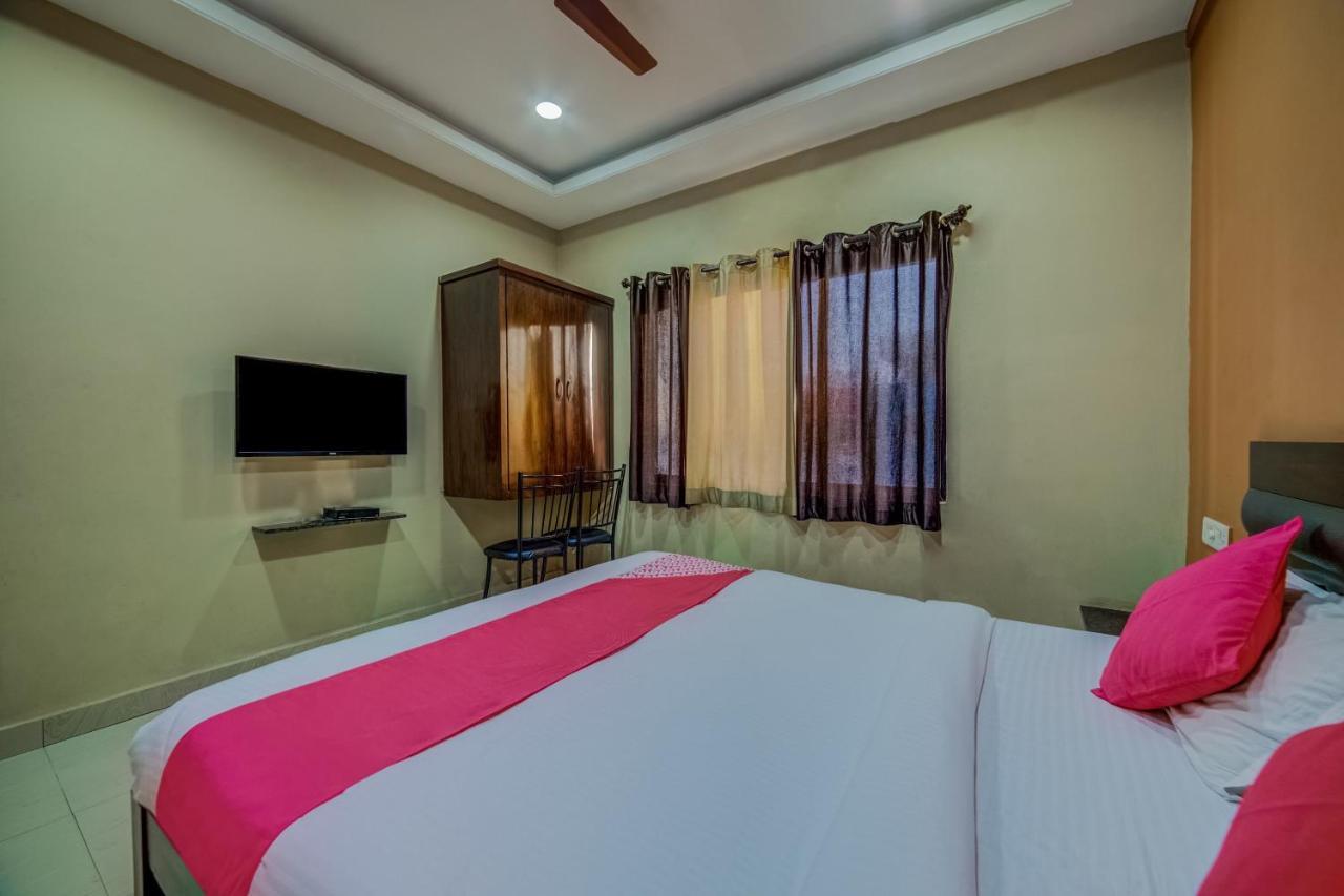 Oyo 18431 Hotel Celestee Grand ไฮเดอราบัด ภายนอก รูปภาพ