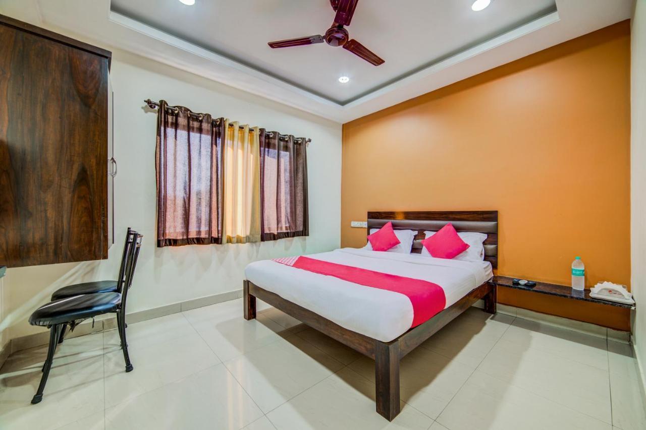 Oyo 18431 Hotel Celestee Grand ไฮเดอราบัด ภายนอก รูปภาพ