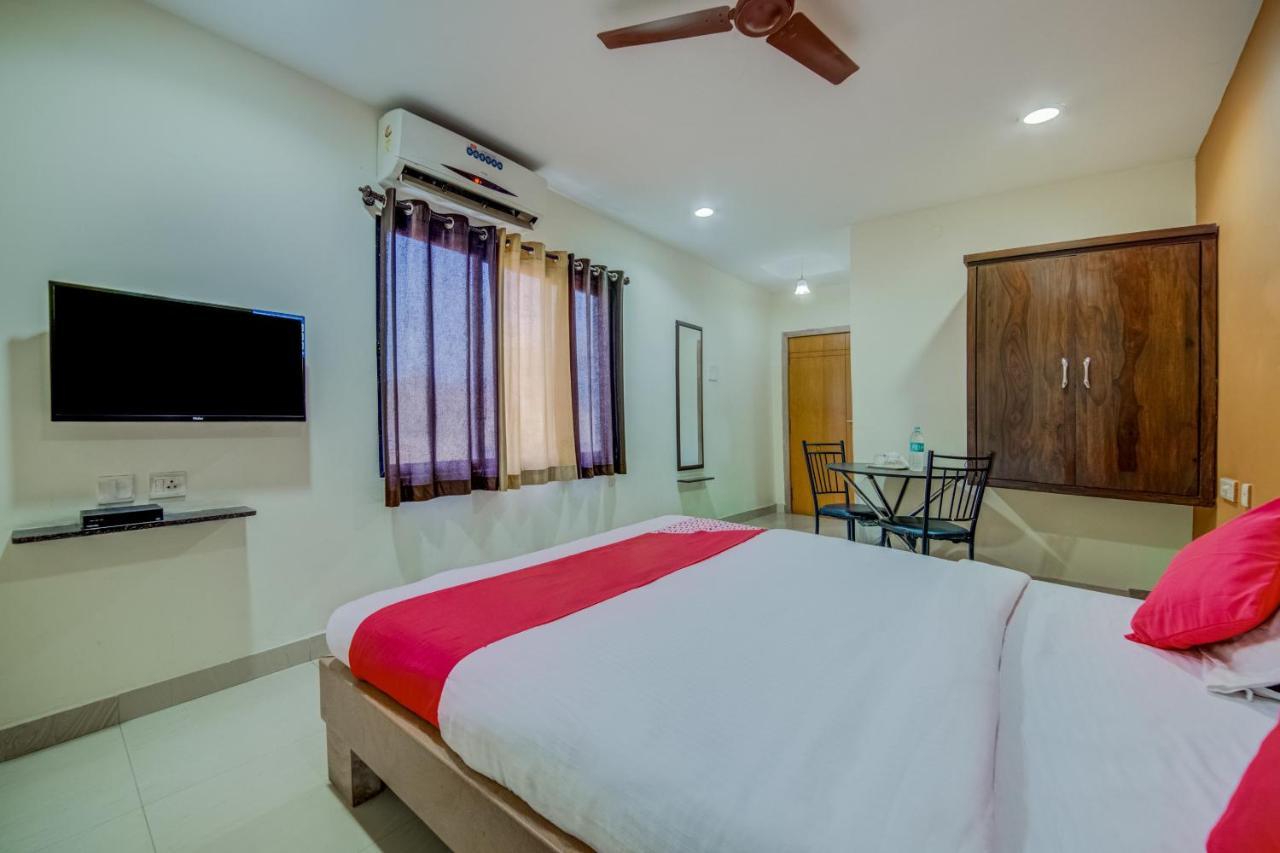 Oyo 18431 Hotel Celestee Grand ไฮเดอราบัด ภายนอก รูปภาพ