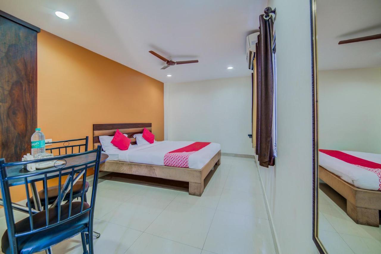 Oyo 18431 Hotel Celestee Grand ไฮเดอราบัด ภายนอก รูปภาพ