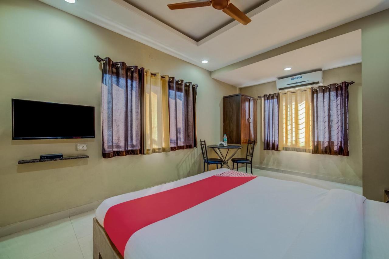 Oyo 18431 Hotel Celestee Grand ไฮเดอราบัด ภายนอก รูปภาพ