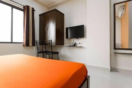 Oyo 18431 Hotel Celestee Grand ไฮเดอราบัด ภายนอก รูปภาพ